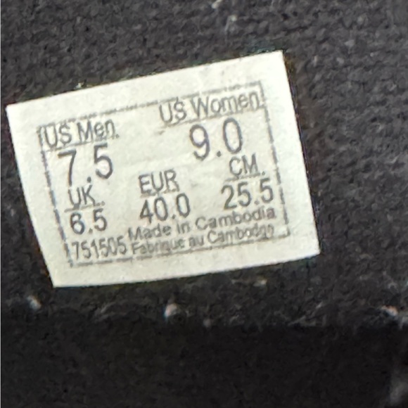 Vans Black and Brown High-Top Sneakers Classic Style - Picture 4 of 4